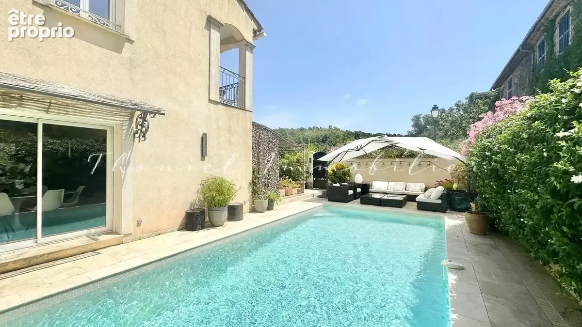 Maison de caractère avec piscine et garage à vendre à La Garde Freinet - photo 2