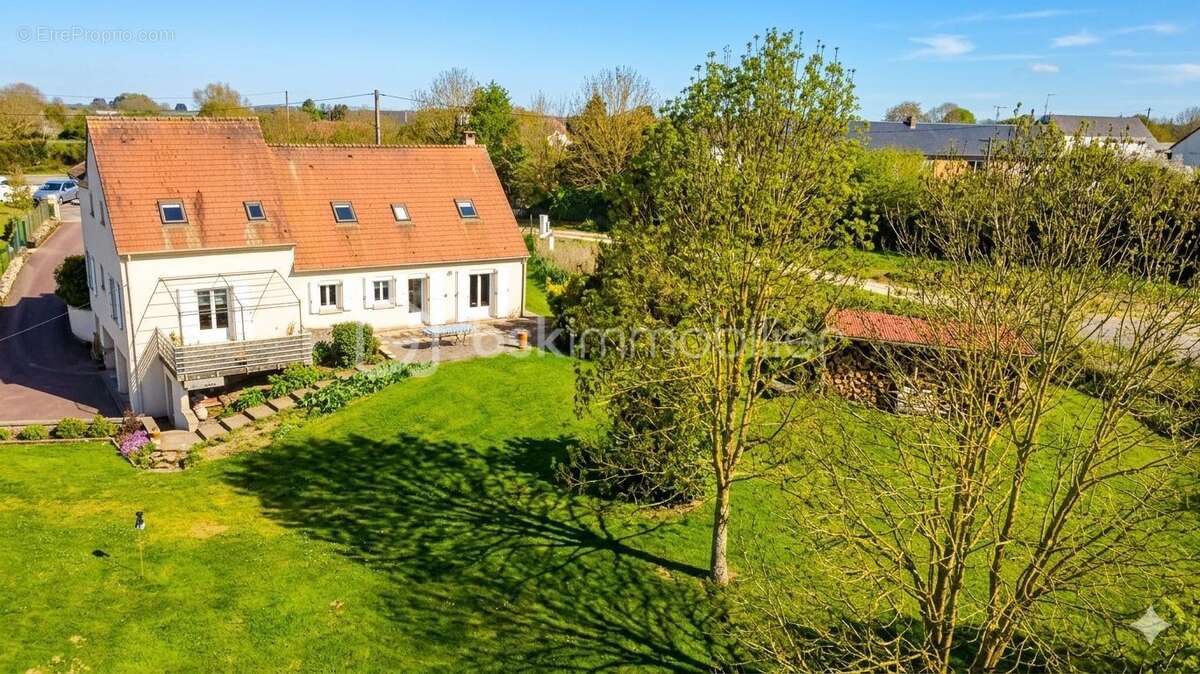Maison à HODENC-EN-BRAY