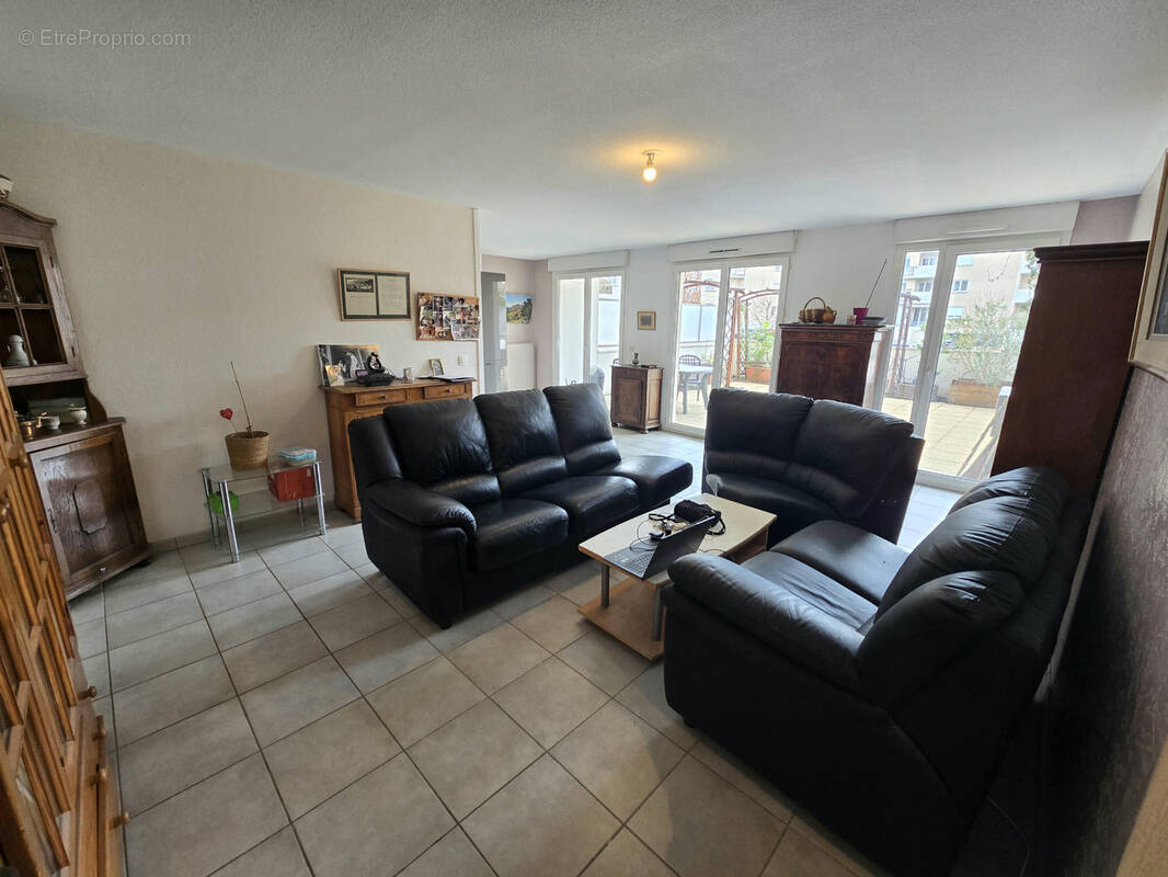 Appartement à SAINT-MARTIN-D'HERES