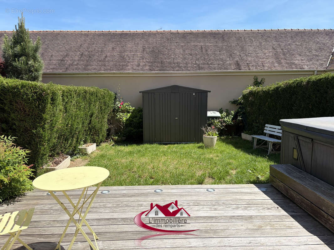 Maison à HOUDAN