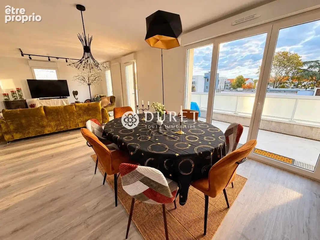Appartement 5 pièces 115 m² à vendre à Montaigu (85600) - photo 2