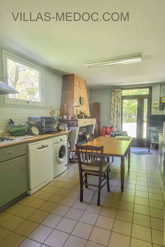 Maison à VENDAYS-MONTALIVET