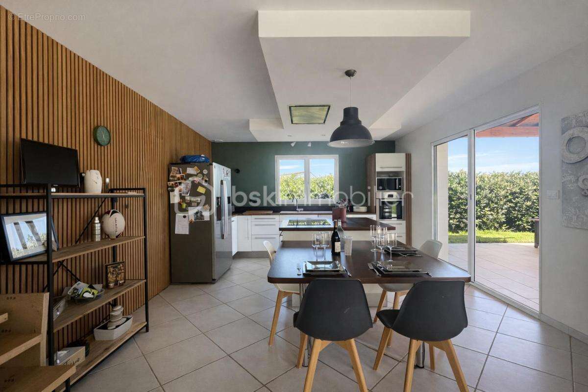 Maison à SAINT-JULIEN-SUR-VEYLE