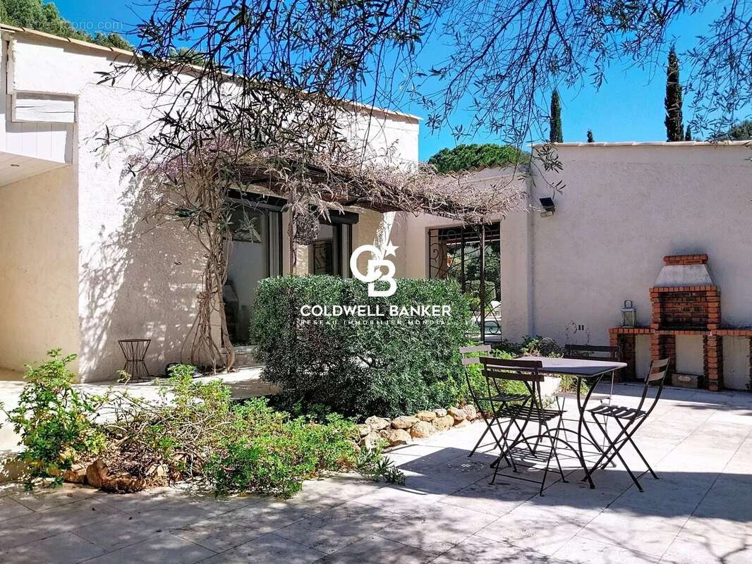 Maison à PUGET-SUR-ARGENS