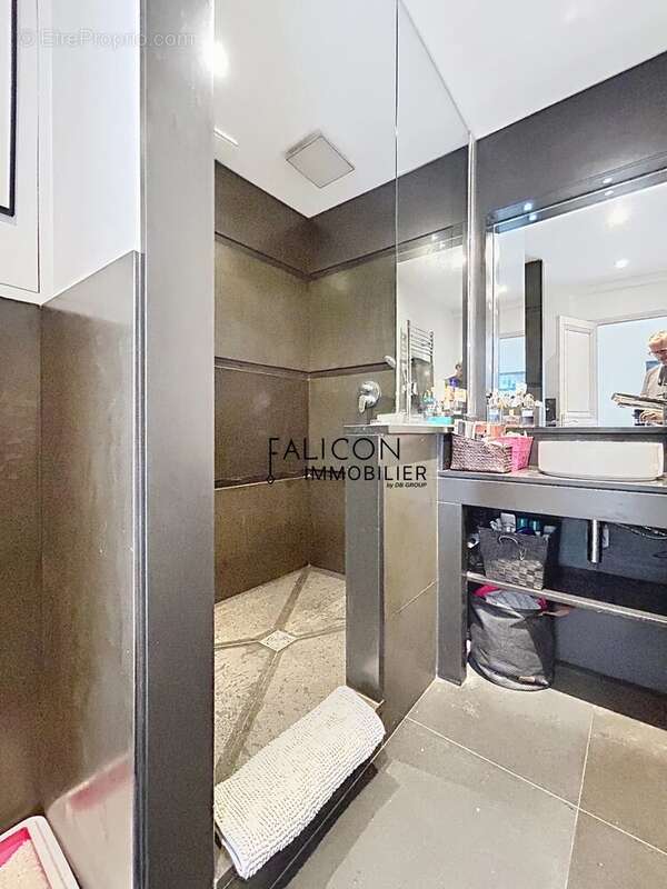 Appartement à FALICON