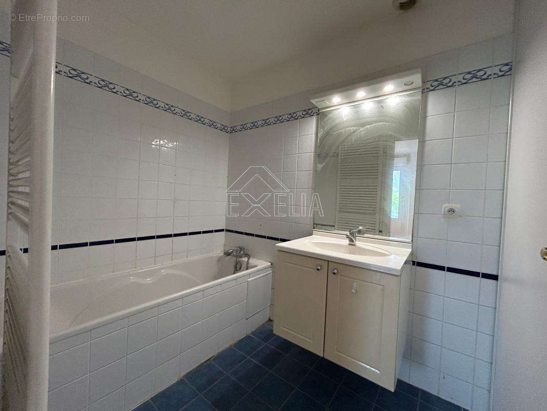 Appartement à ROSNY-SUR-SEINE