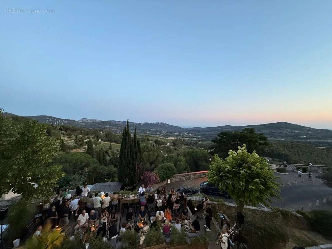 Commerce à LE CASTELLET