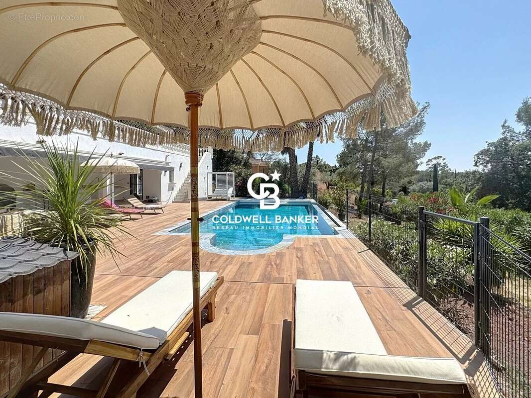 Hauteurs PUGET-SUR-ARGENS – Var est balnéaire Villa de prestige de 245 m² entourée d’un terrain paysager de 5 137 m² - photo 18