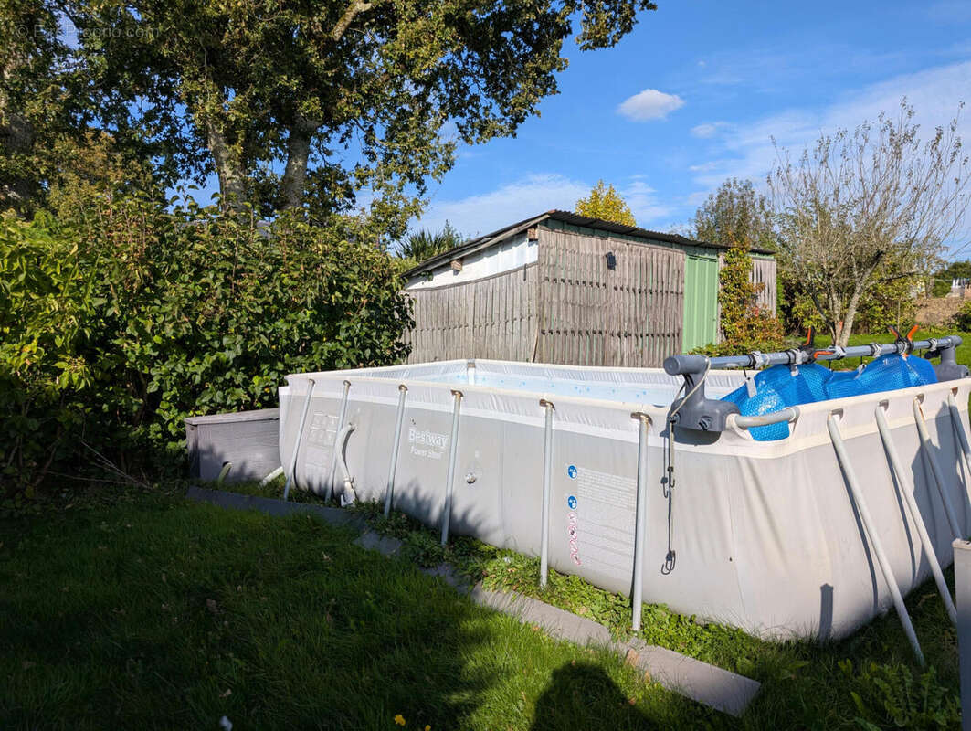 Piscine - Maison à PLOURAY