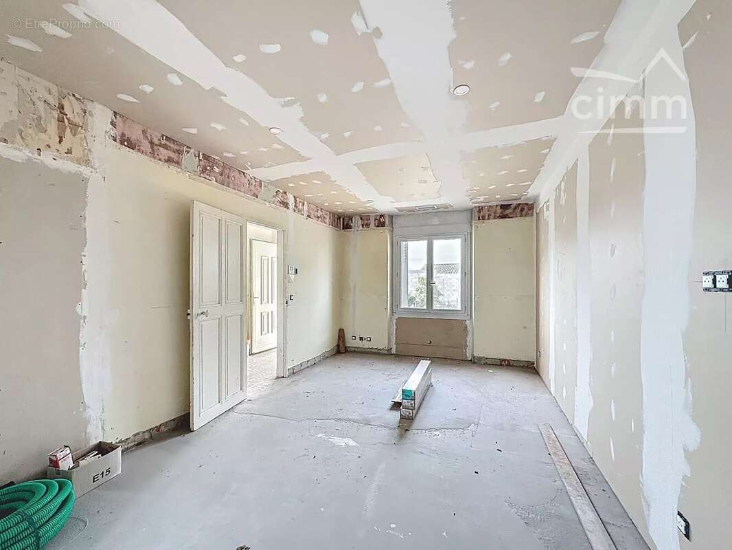 Maison à PERNES-LES-FONTAINES