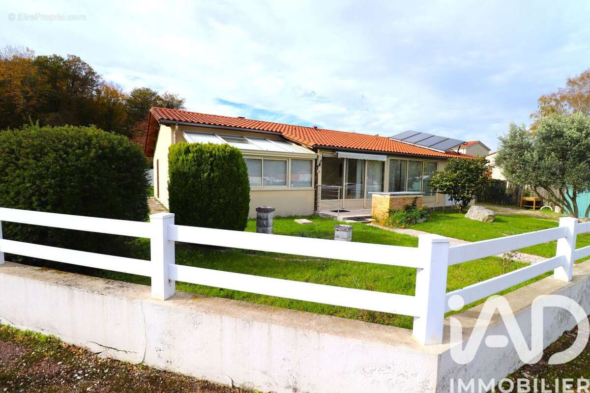 Photo 2 - Maison à SAINT-MARTIN-D&#039;ARY