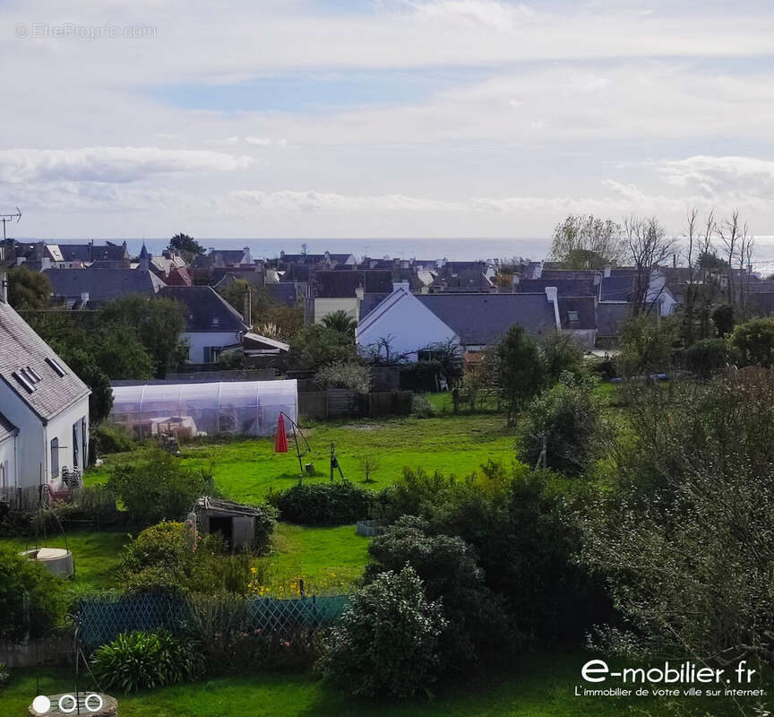 Vue du grenier sur mer et jardins - Maison à GROIX