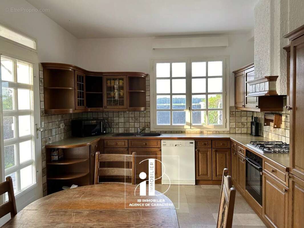 Maison à SAINT-MARTIN-EN-BIERE