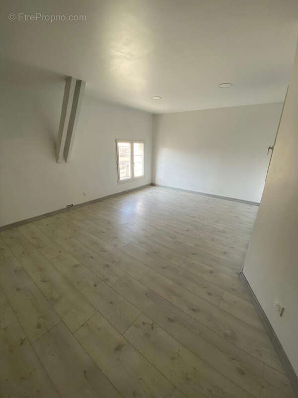 Vente d'un local d'activité de 446 m2 proche boulevard - photo 4
