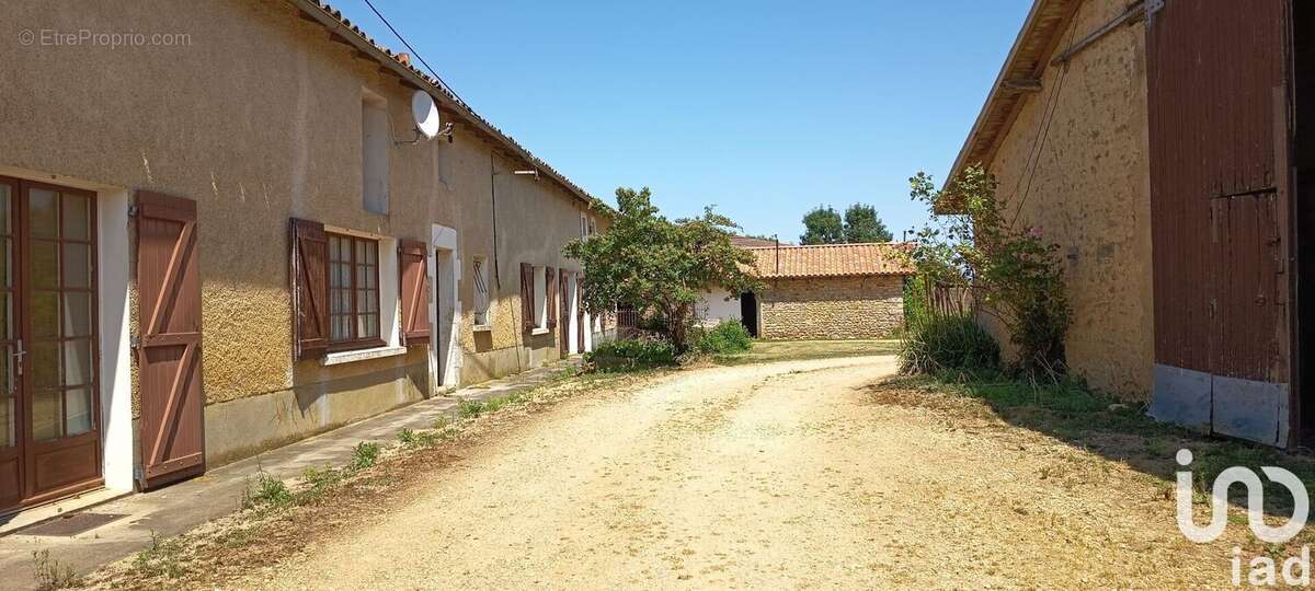 Photo 7 - Maison à VIVONNE