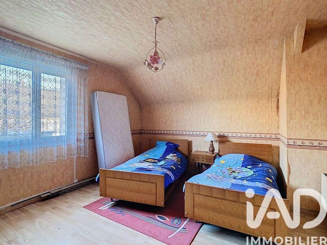 Maison 112 m² à Gourgancon  - photo 8