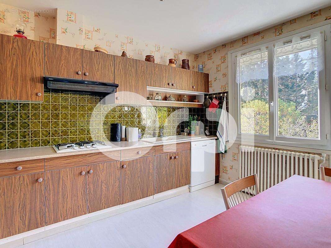 Maison à NOTRE-DAME-DE-SANILHAC