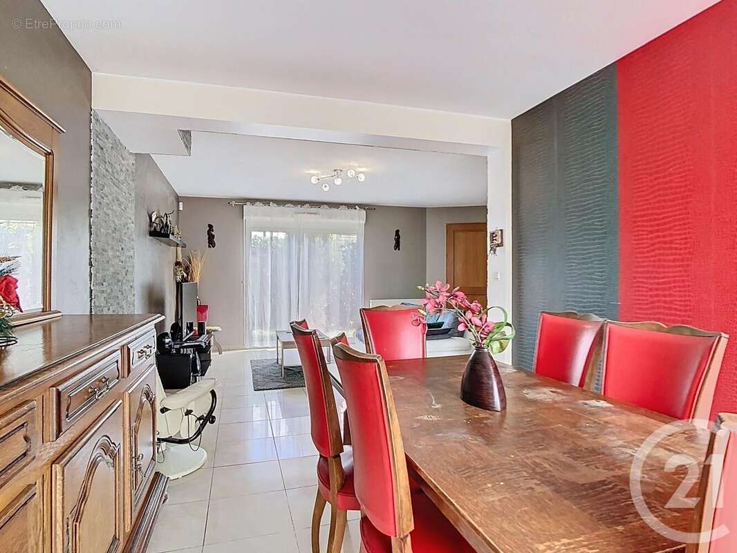 Maison à LA CHAPELLE-RABLAIS