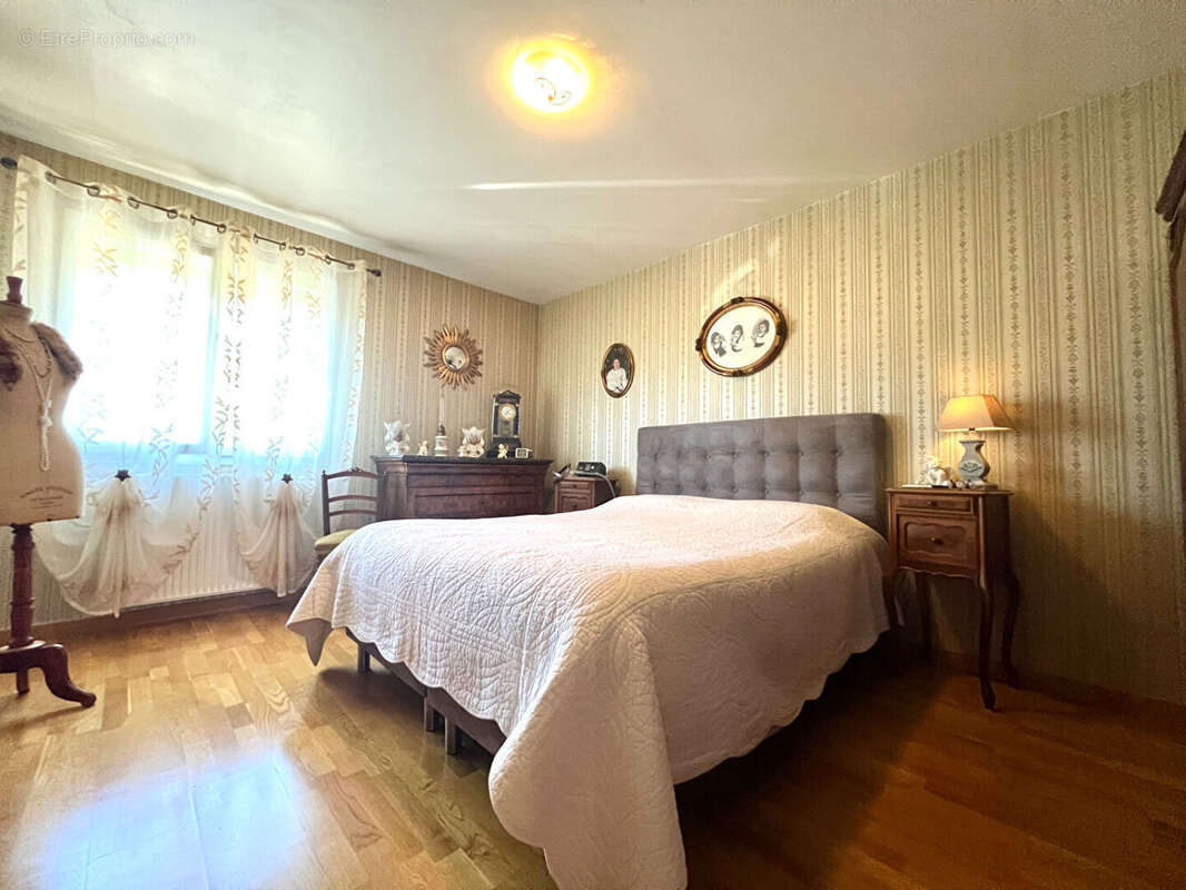 Maison à SAINT-CIRGUES-DE-MALBERT