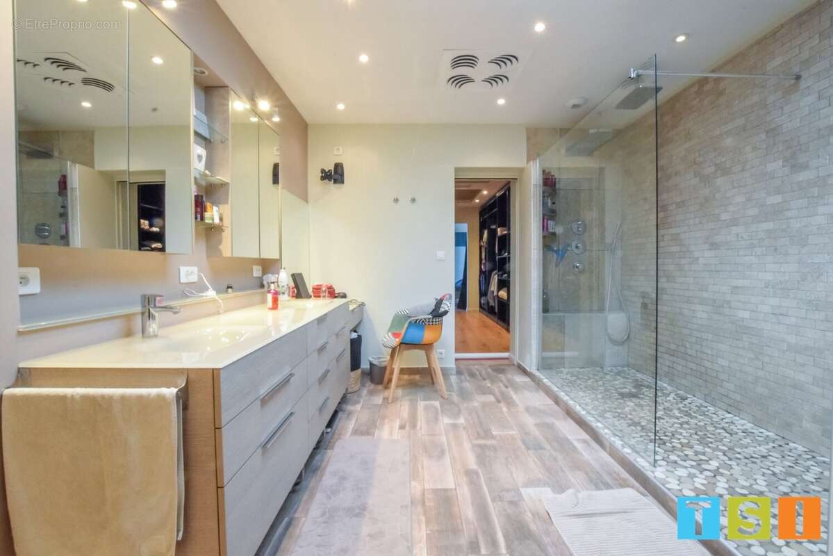 Secteur Comminges : Superbe maison familiale et gîte et/ou activité de chambres d'hôtes et gîte. Piscine et terrain sécurisé - photo 18