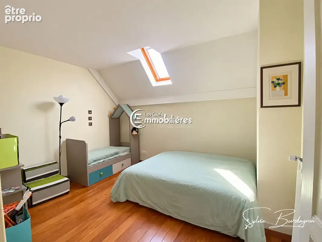 Nouveauté - Lons-le-Saunier (39000) - Quartier recherché - Appartement T5 de 129 m² avec 88  m² de dépendances - Parc arboré - photo 8