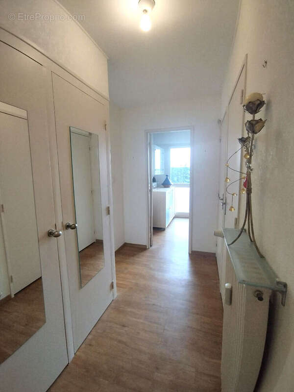 Appartement Cholet 2 pièce(s) 49 m2 SACRE-COEUR - photo 2