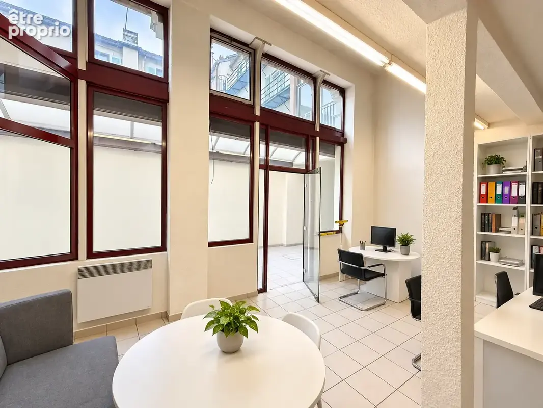 Vichy centre-ville   local commercial avec potentiel de transformation en habitation - photo 2