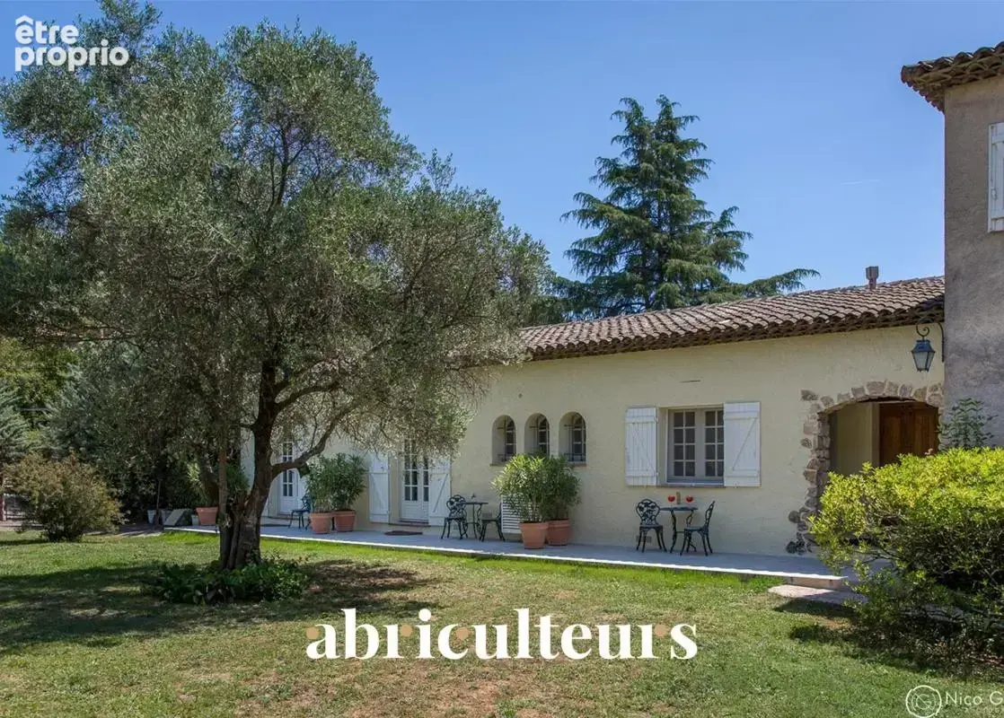 Bastide provençale de 345 m² avec vue panoramique en vente à Peymeinade (06530) - photo 5