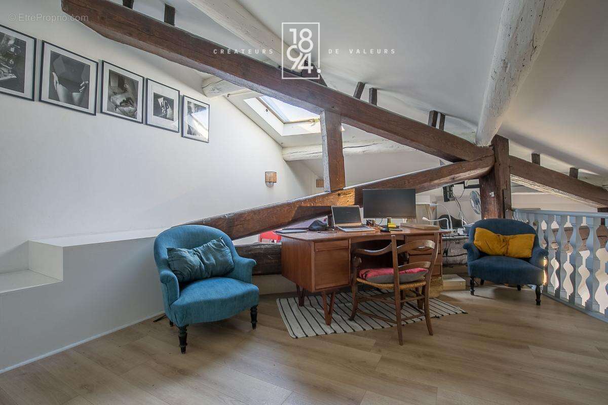 Appartement à MARSEILLE-1E