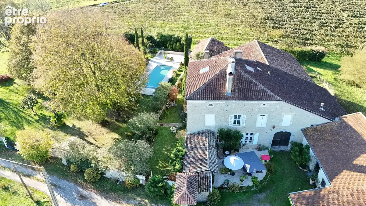 Maison de maitre de type t8 de 375 m2 dont une maison d'invite + 3 dependances - photo 36