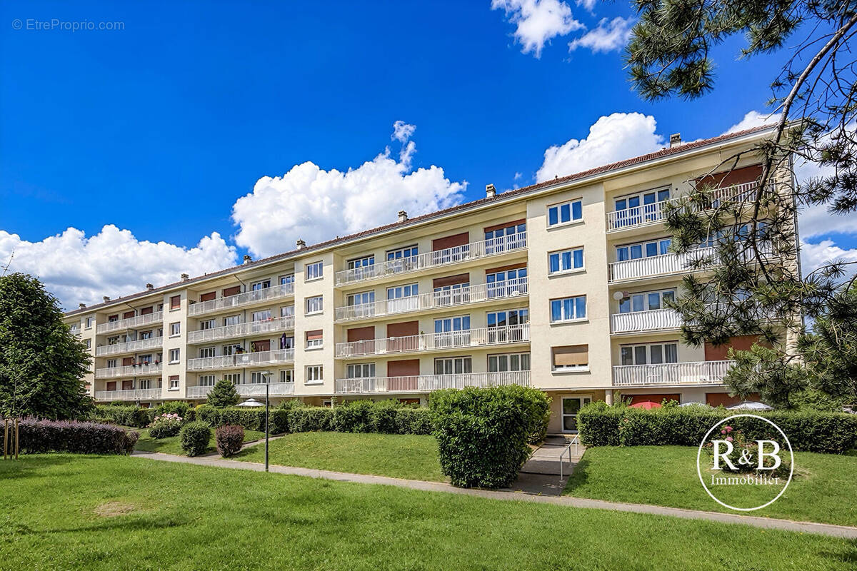 Appartement à BOIS-D'ARCY
