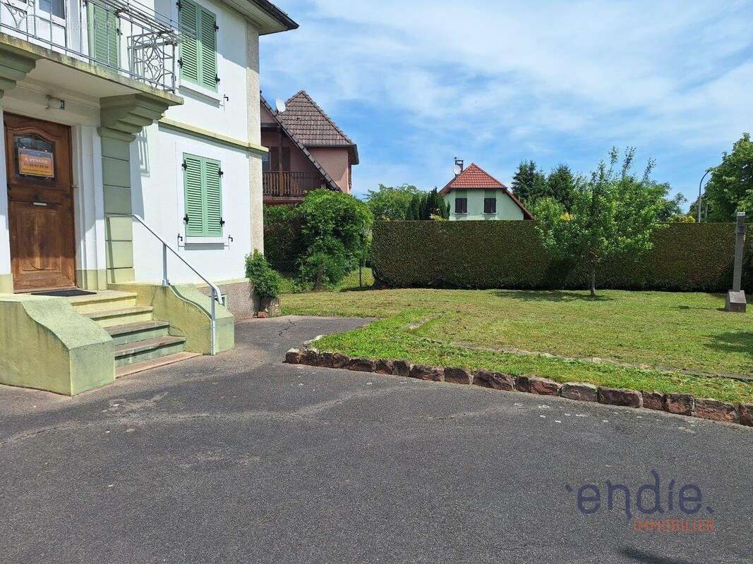 Maison de maître 7 pièces à rénover avec terrain de 982 m²  Pfetterhouse - photo 4