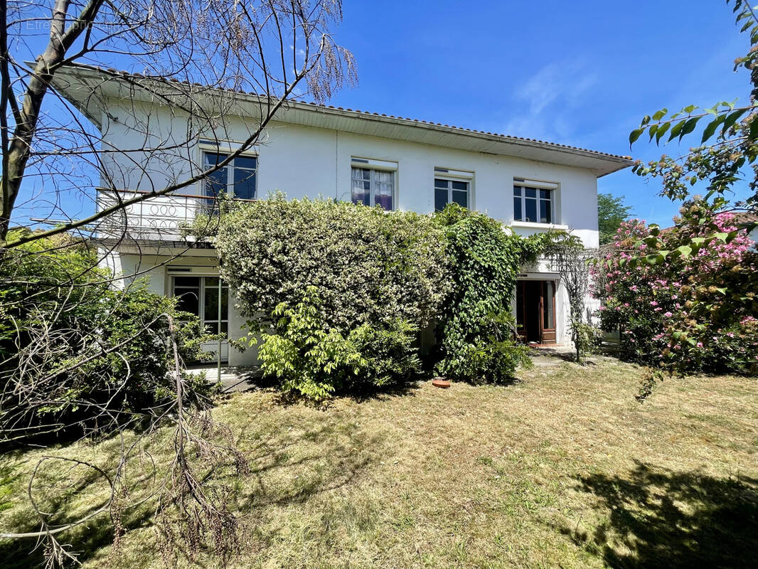 Maison à VIC-EN-BIGORRE