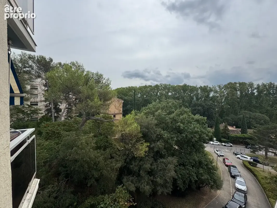 Aix en Provence, EXCLU 'TOUR D'AYGOSI', Appartement T2 de 37m2, ascenseur + balcon + parking privatif - photo 5