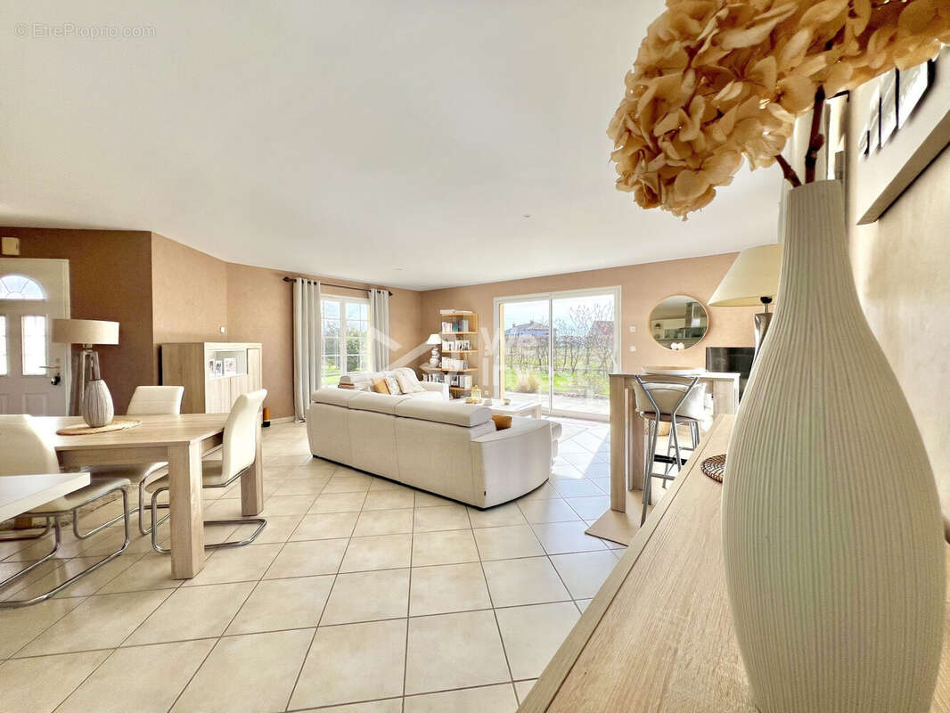 Maison à AIGUEPERSE