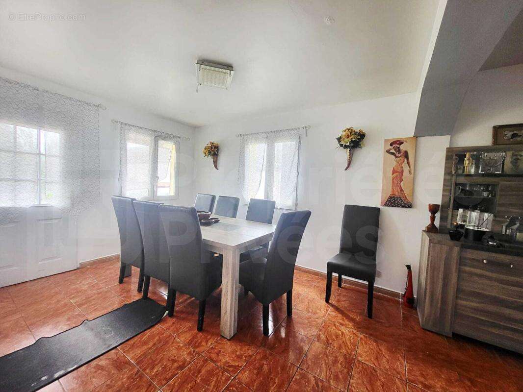 Maison sur sous-sol total, 4 chambres et jardin - photo 6