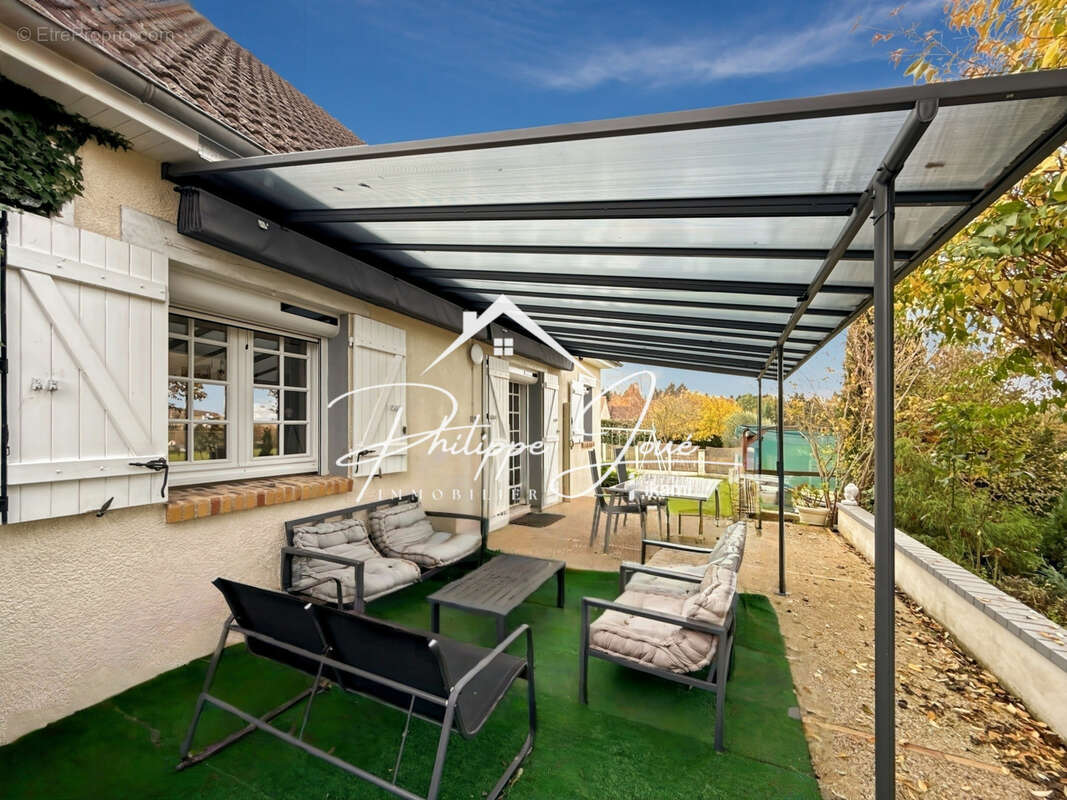 Maison à THORIGNY-SUR-OREUSE