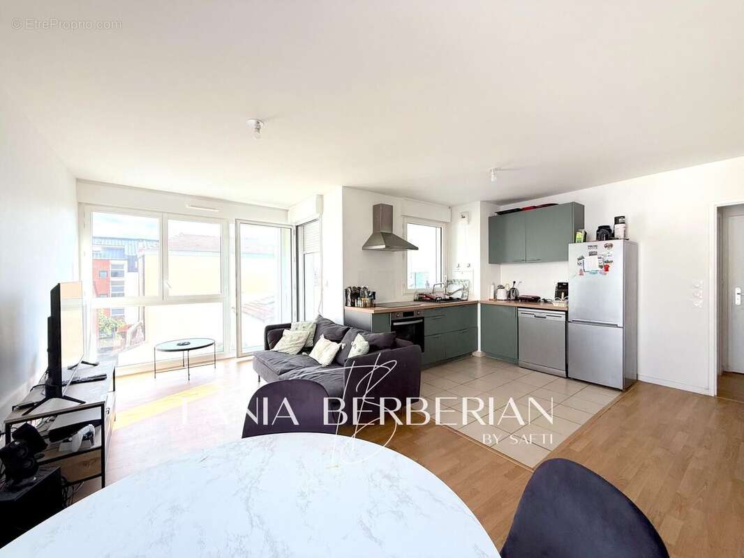 Photo 2 - Appartement à NANTERRE