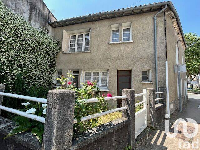 Photo 1 - Maison à LA CHAPELLE-SAINT-LAURENT