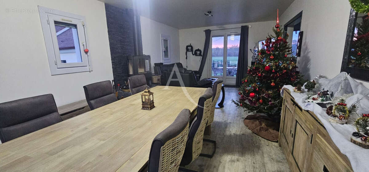 Maison à CONGIS-SUR-THEROUANNE