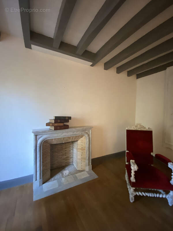 Maison à MAIZIERES-LA-GRANDE-PAROISSE