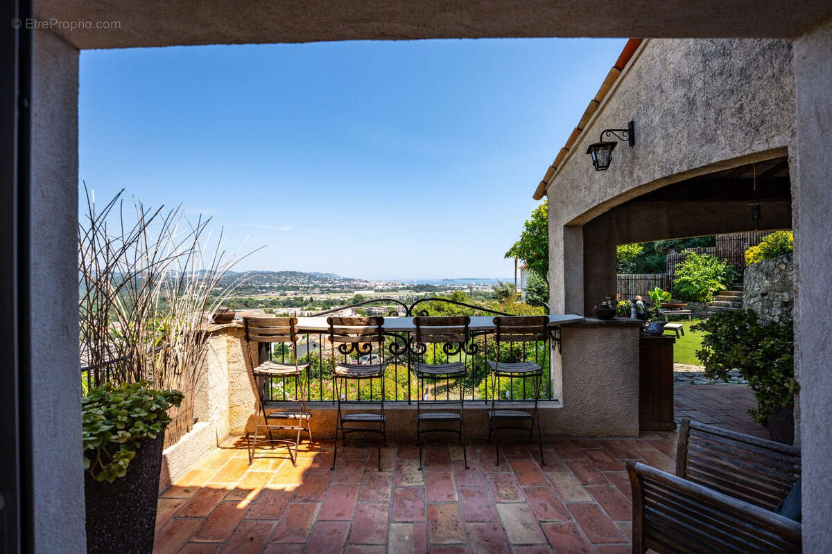 Maison avec pleine vue mer et iles de lerins - photo 15