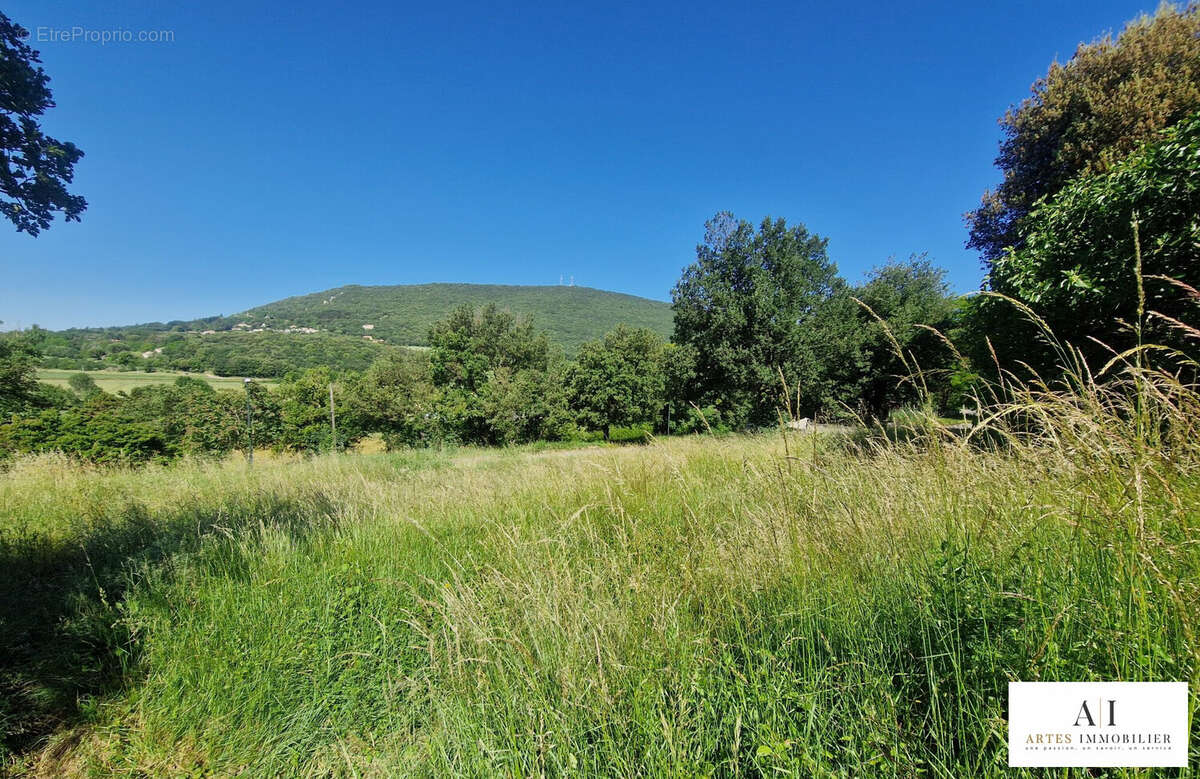 Terrain à SAINT-MARCEL-LES-SAUZET