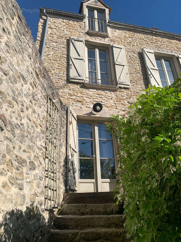 Coup de coeur Maison édifiée sur deux belles caves voutées - photo 4
