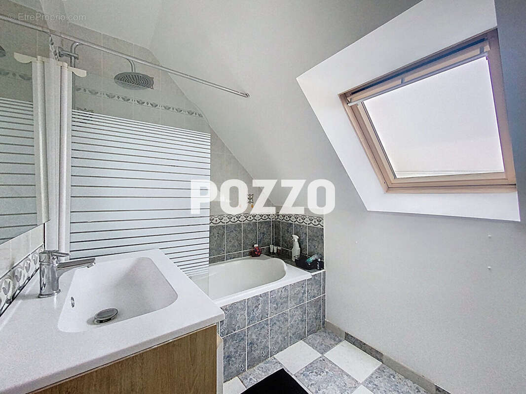 Maison à SAINT-JEAN-DES-BAISANTS