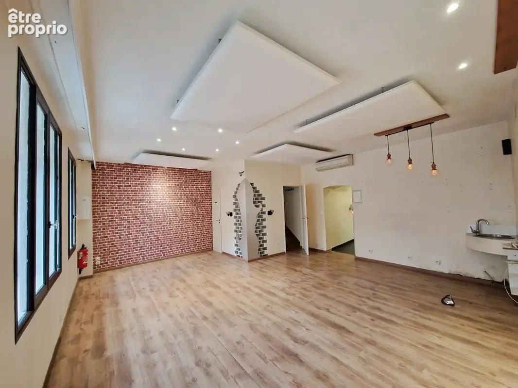 Immeuble à ORLIÉNAS - photo 3