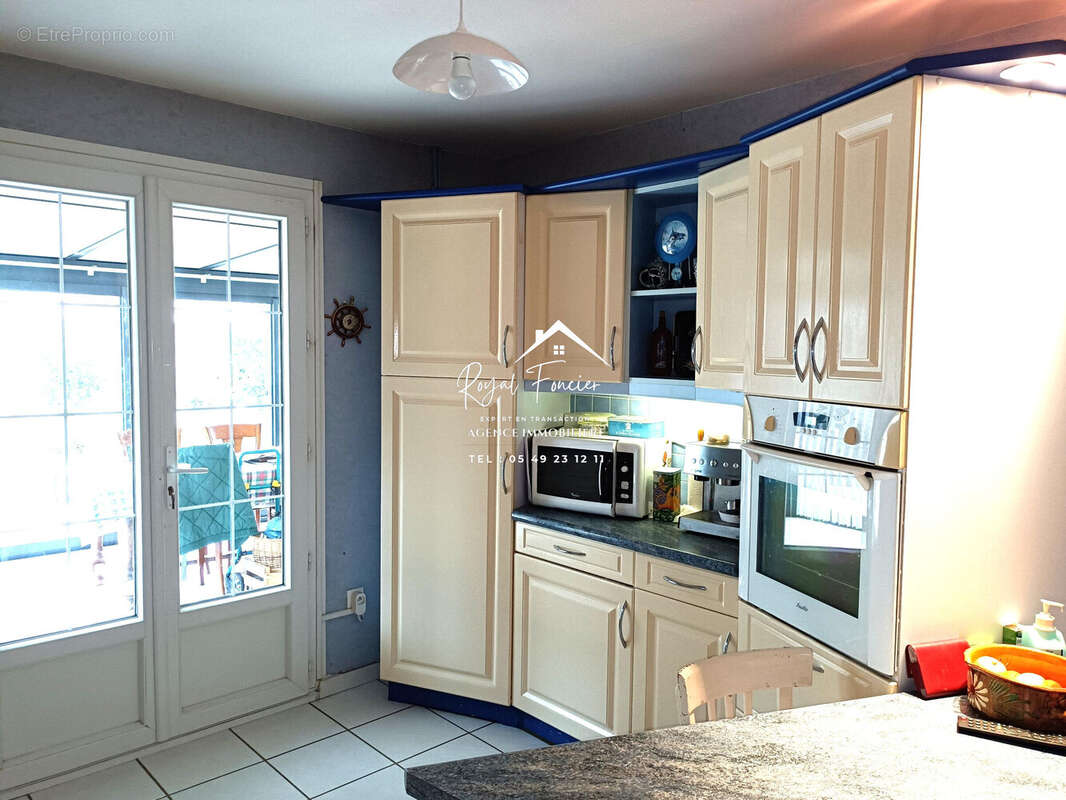 Cuisine A et E  - Maison à PREUILLY-SUR-CLAISE