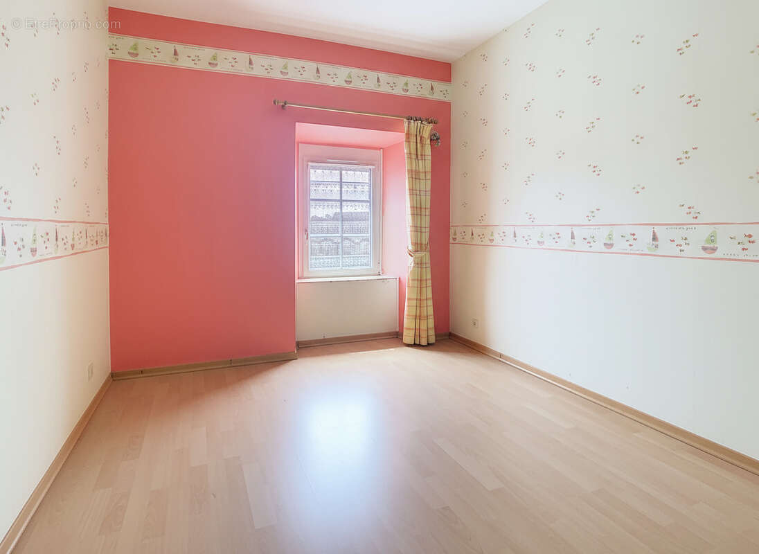 Maison à MONTHUCHON