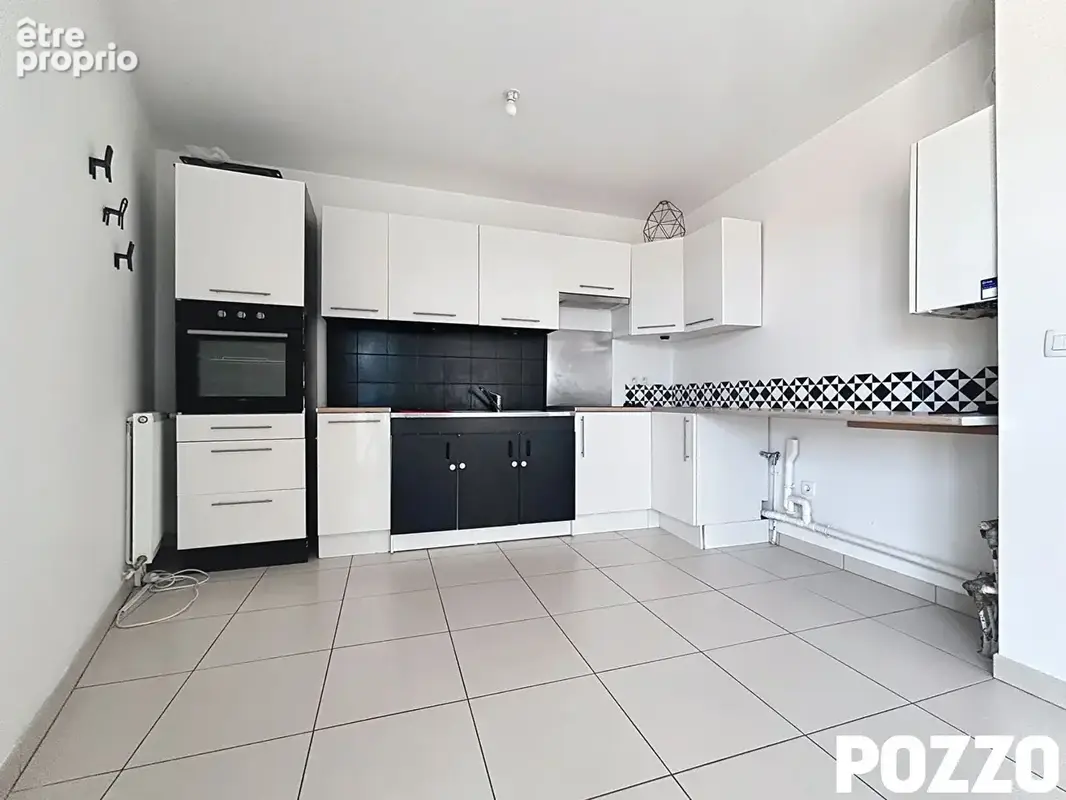 Magnifique Duplex moderne avec séjour lumineux à La Rivière Saint Sauveur ! - photo 4