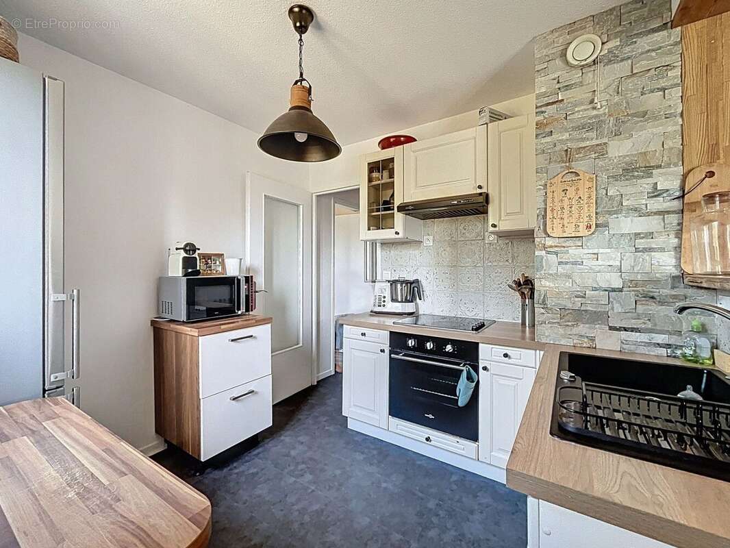 Appartement à LE PONT-DE-CLAIX